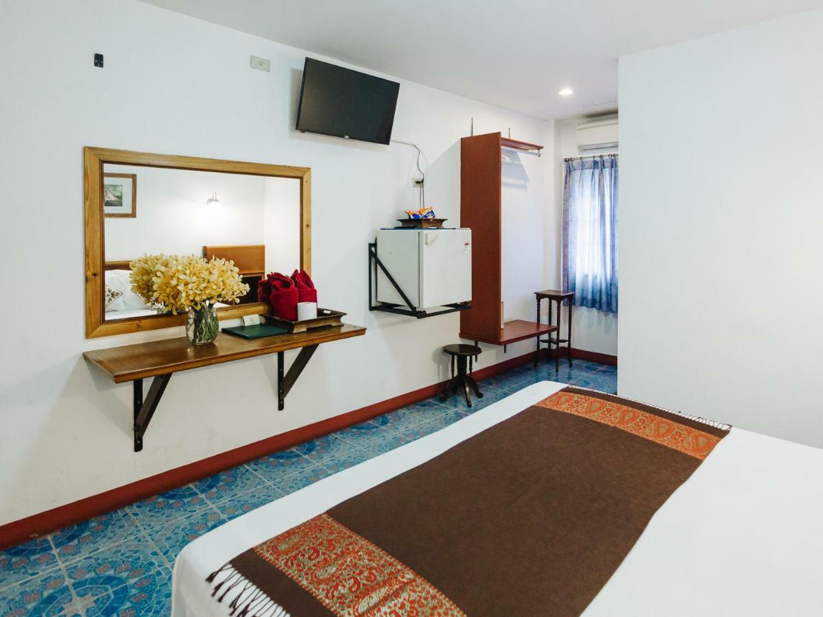 Hotel Rendezvous Oldtown Chiangmai à Chiang Mai Extérieur photo