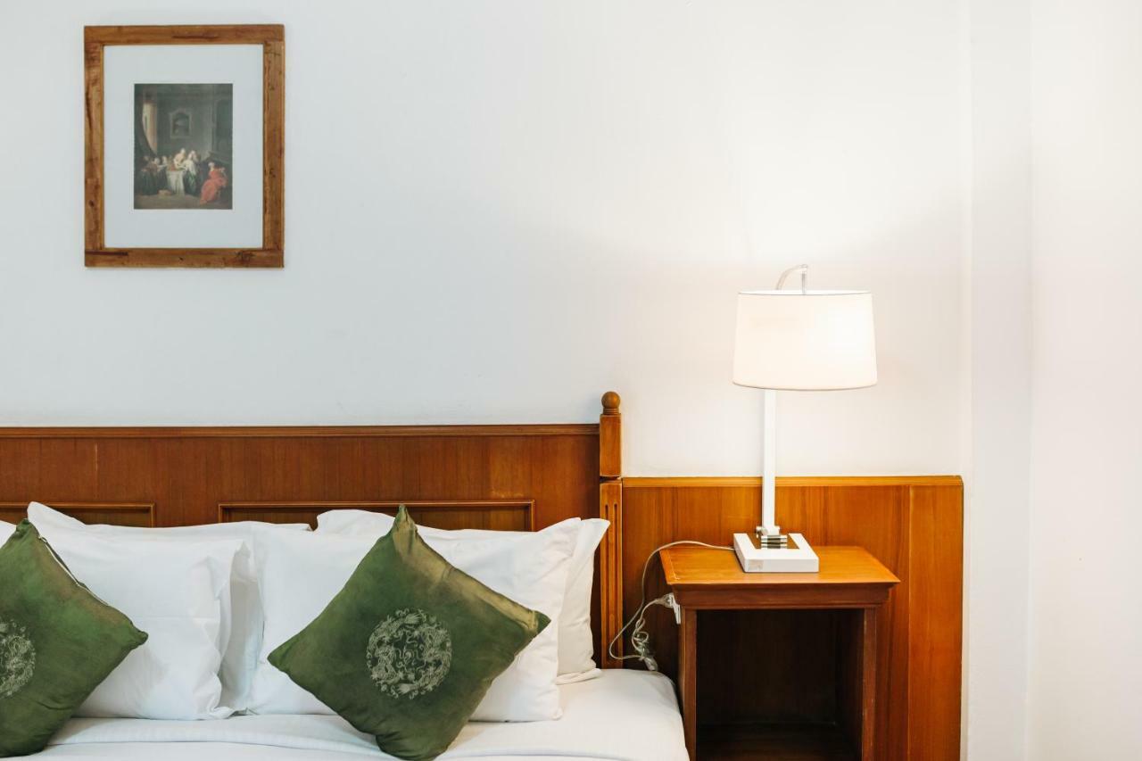 Hotel Rendezvous Oldtown Chiangmai à Chiang Mai Extérieur photo