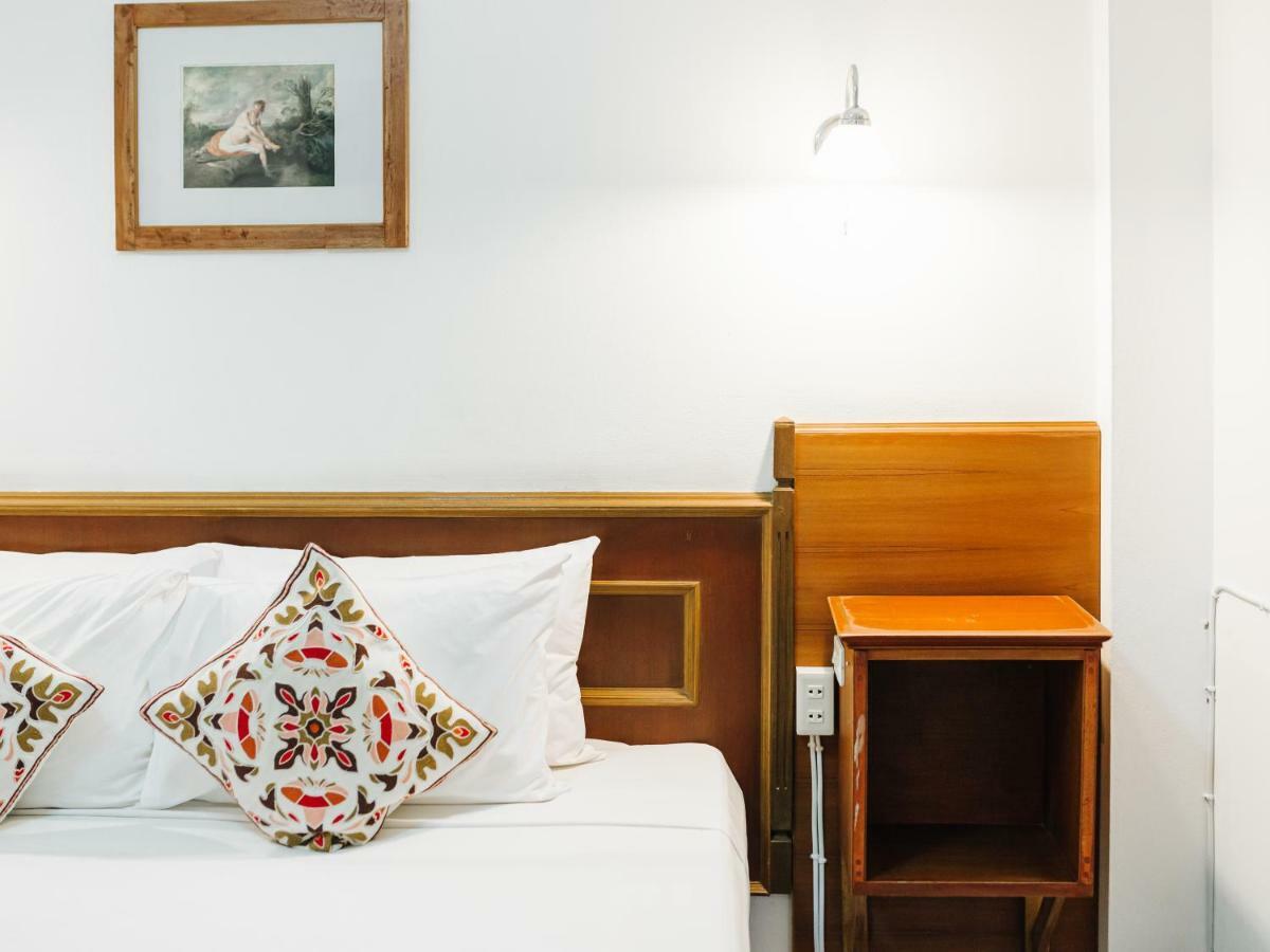 Hotel Rendezvous Oldtown Chiangmai à Chiang Mai Extérieur photo