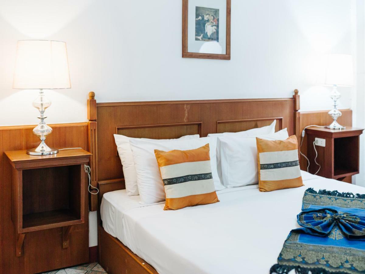 Hotel Rendezvous Oldtown Chiangmai à Chiang Mai Extérieur photo