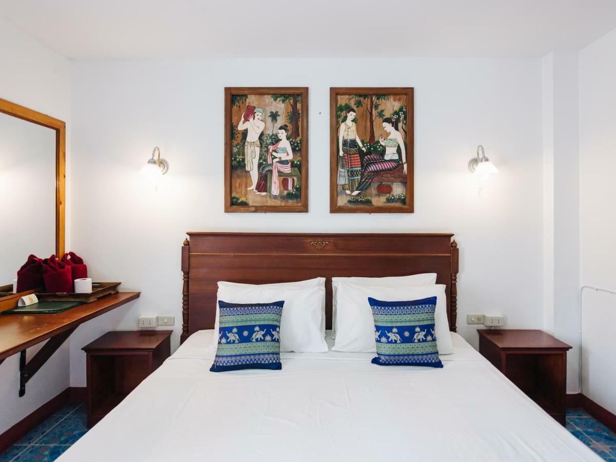 Hotel Rendezvous Oldtown Chiangmai à Chiang Mai Extérieur photo