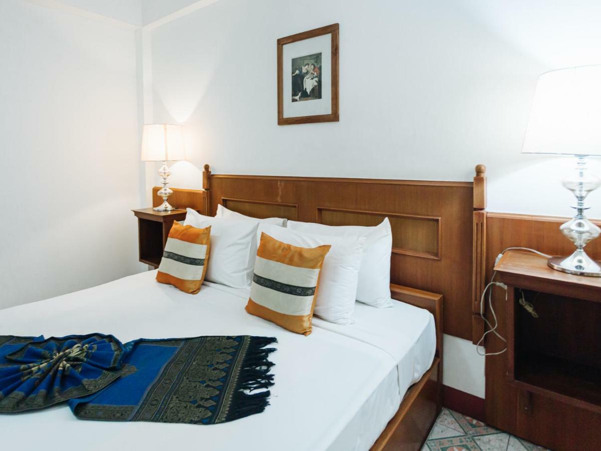 Hotel Rendezvous Oldtown Chiangmai à Chiang Mai Extérieur photo