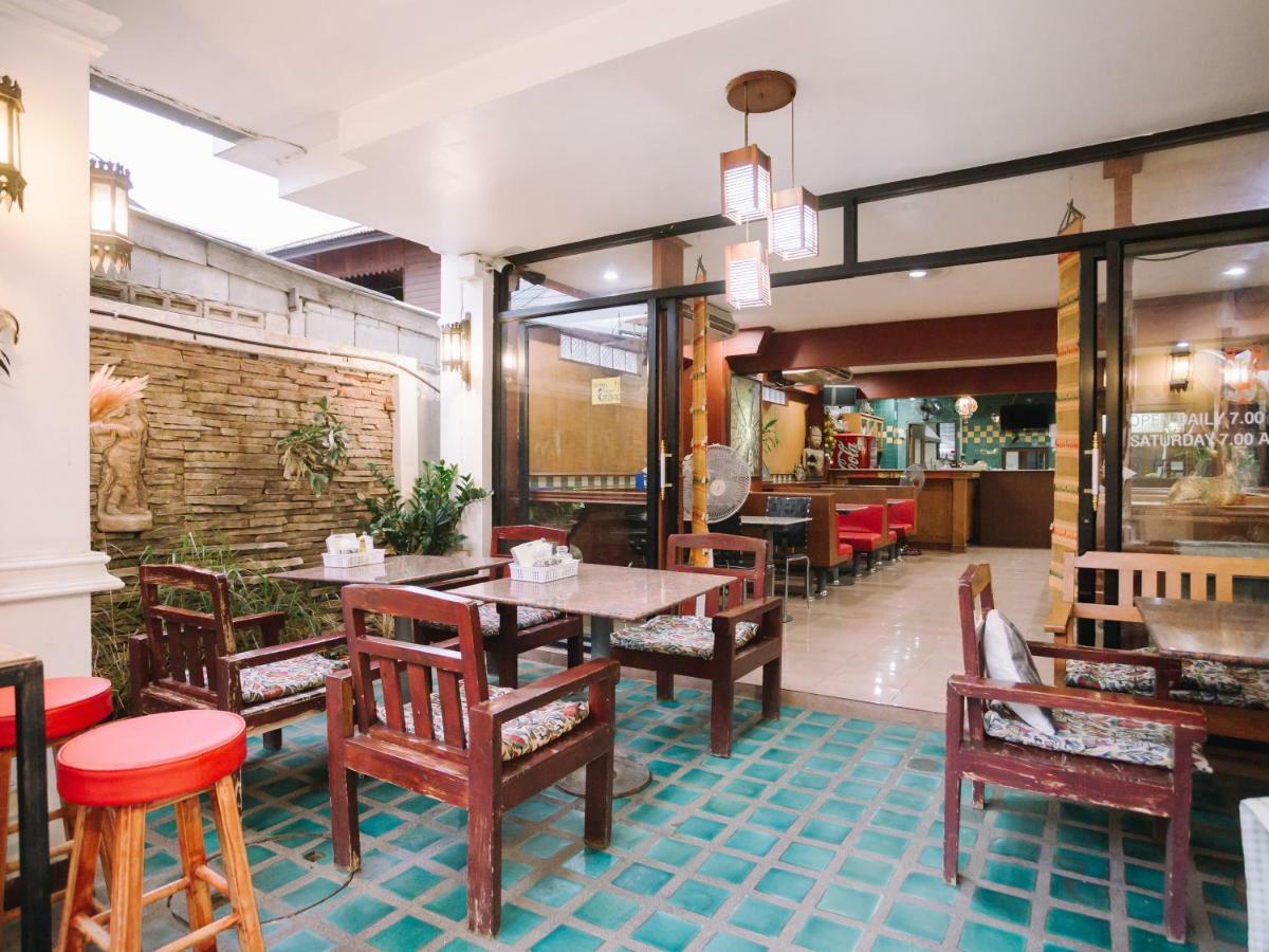 Hotel Rendezvous Oldtown Chiangmai à Chiang Mai Extérieur photo