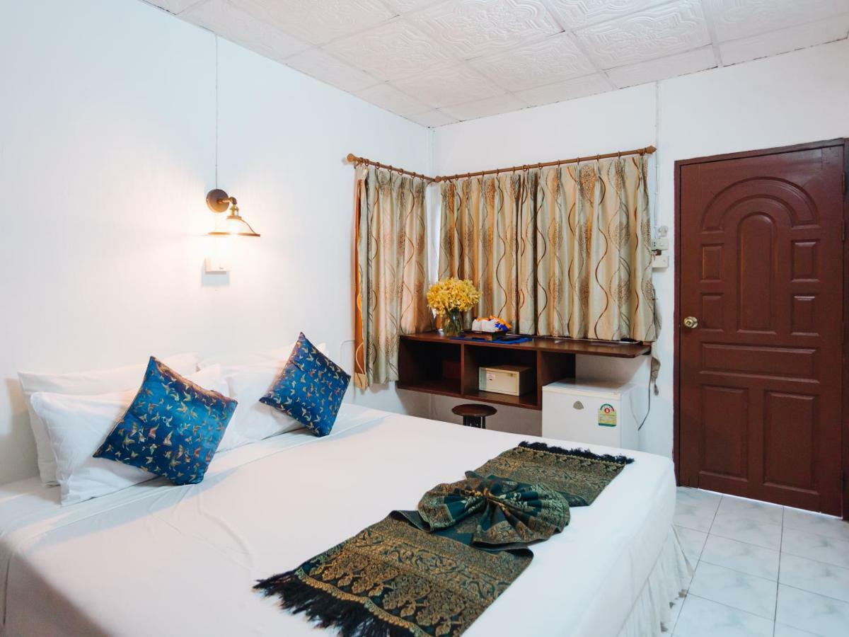Hotel Rendezvous Oldtown Chiangmai à Chiang Mai Extérieur photo