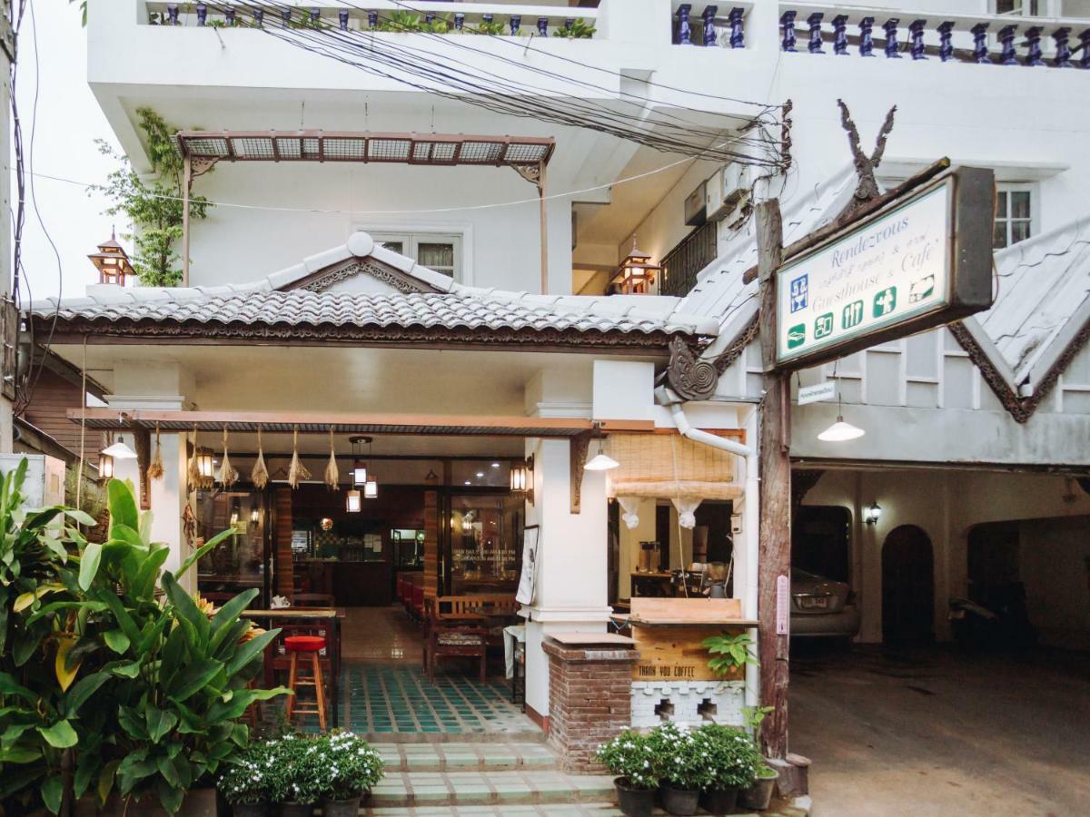 Hotel Rendezvous Oldtown Chiangmai à Chiang Mai Extérieur photo