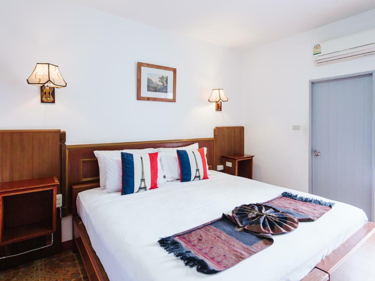 Hotel Rendezvous Oldtown Chiangmai à Chiang Mai Extérieur photo