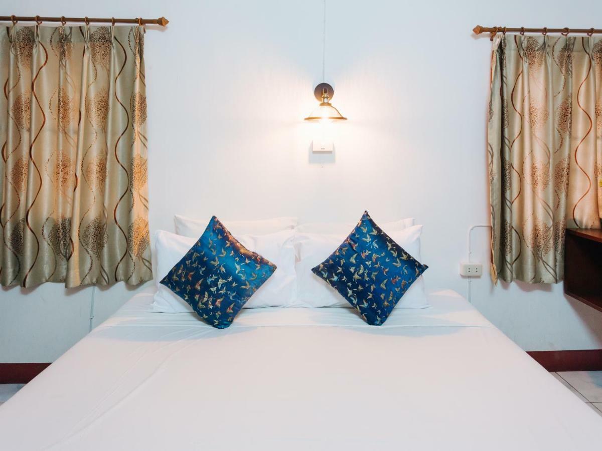 Hotel Rendezvous Oldtown Chiangmai à Chiang Mai Extérieur photo