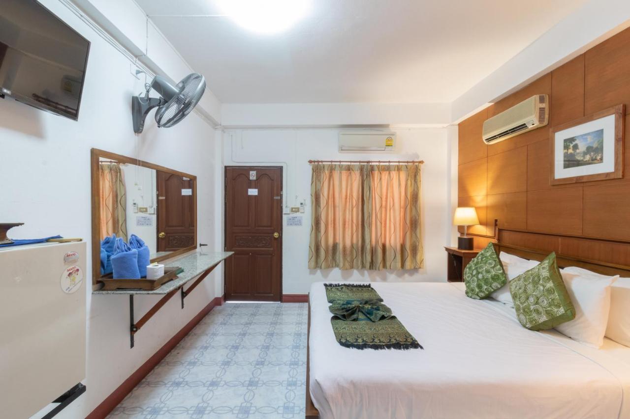 Hotel Rendezvous Oldtown Chiangmai à Chiang Mai Extérieur photo
