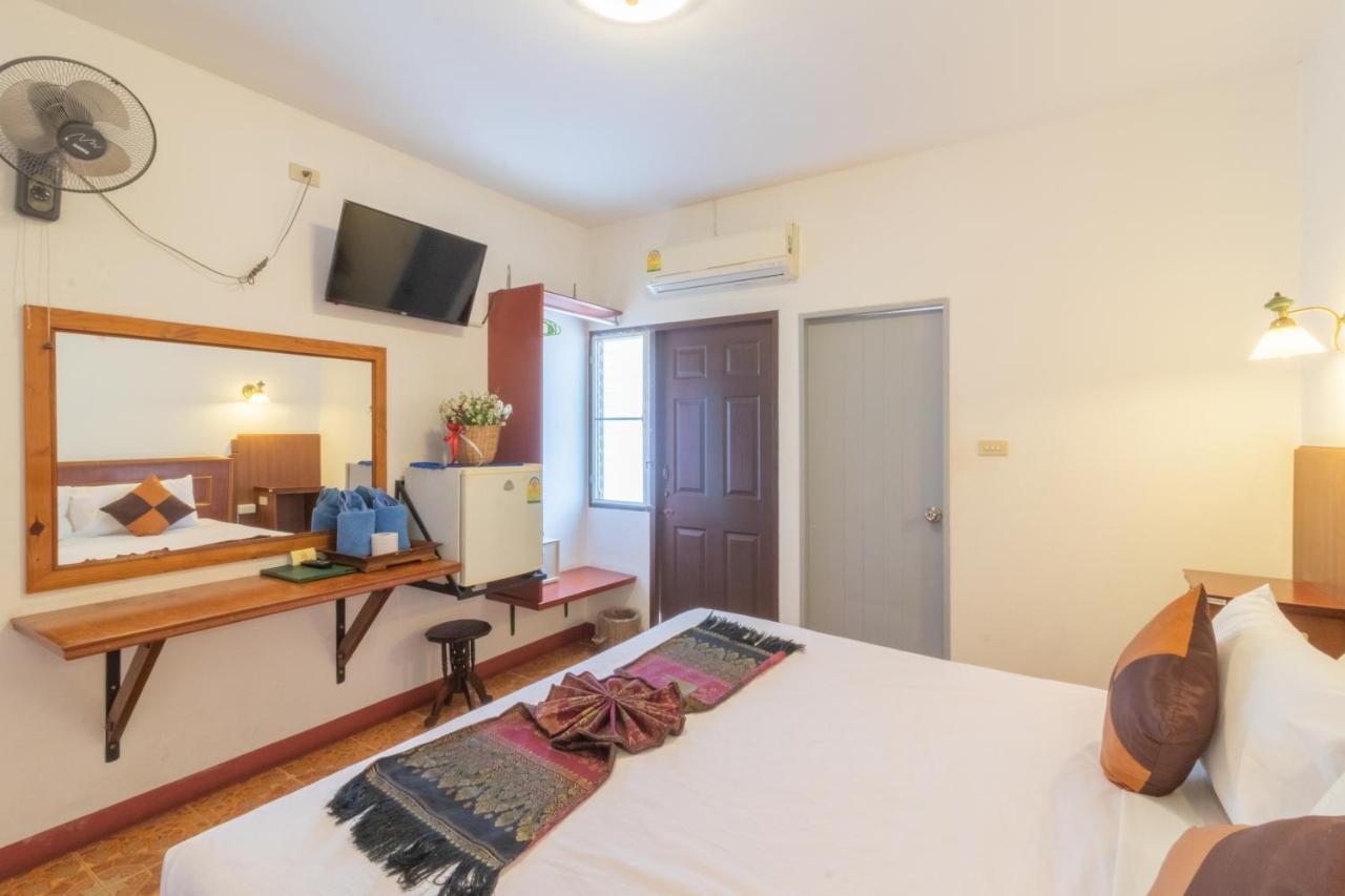 Hotel Rendezvous Oldtown Chiangmai à Chiang Mai Extérieur photo
