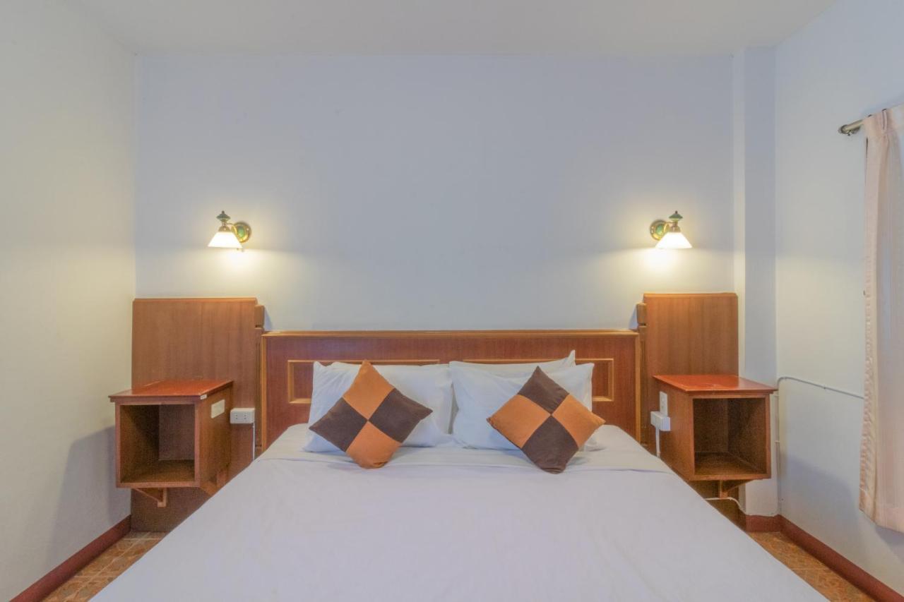Hotel Rendezvous Oldtown Chiangmai à Chiang Mai Extérieur photo