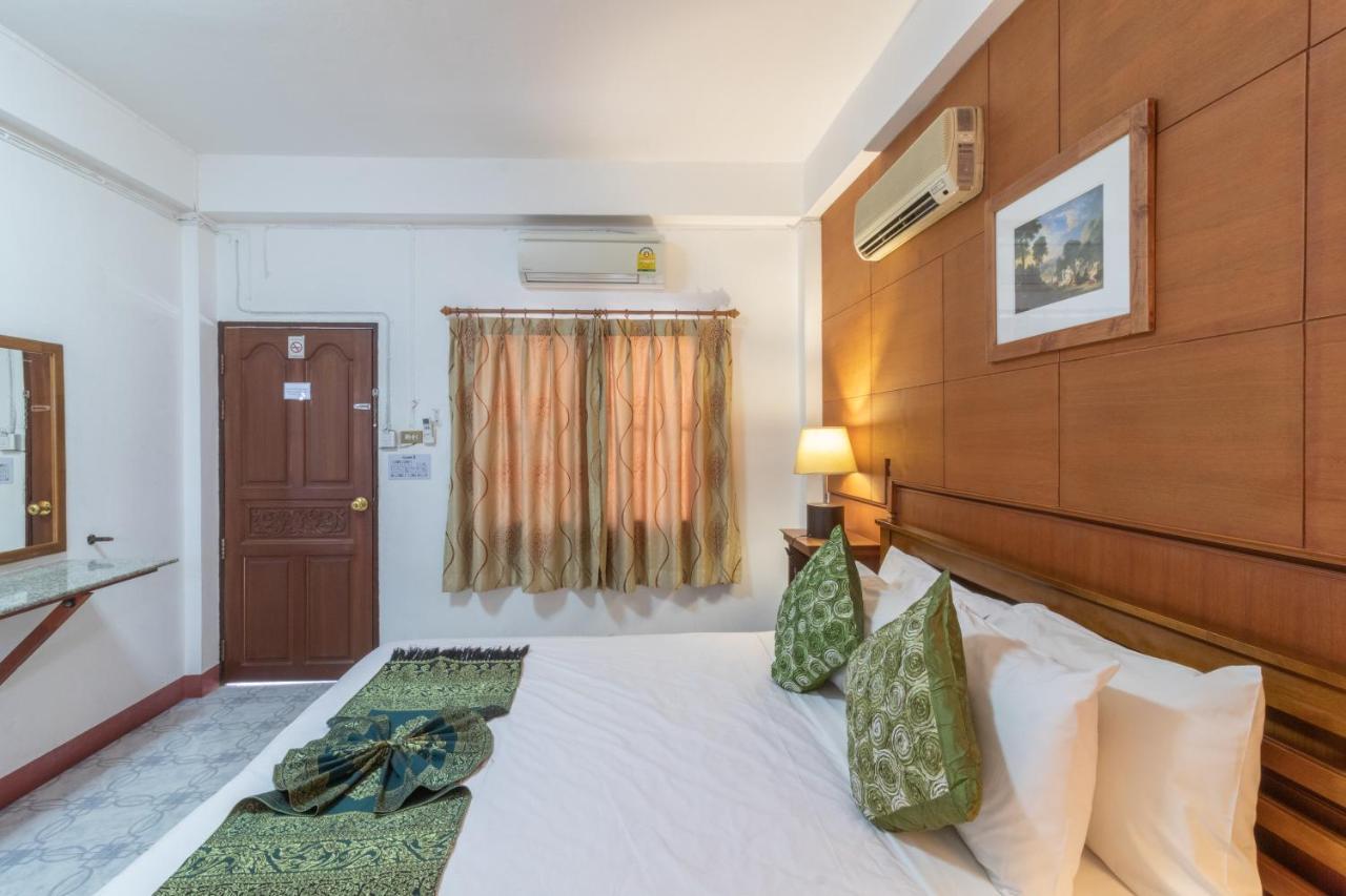 Hotel Rendezvous Oldtown Chiangmai à Chiang Mai Extérieur photo